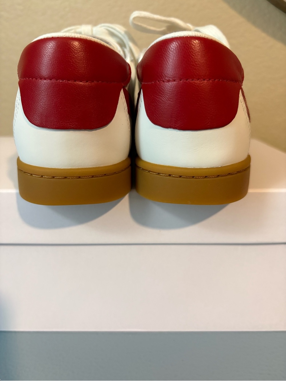 Vince Korrin Leather Sneakers- White/ Red- Women's Size 8- New in Box - Picture 11 of 16